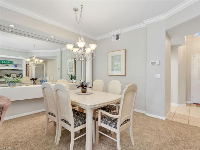 2130 Aberdeen LN 9-102, Naples, FL 34109
