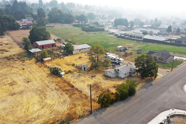 2335 Columbia Avenue NW, East Wenatchee, WA 98802