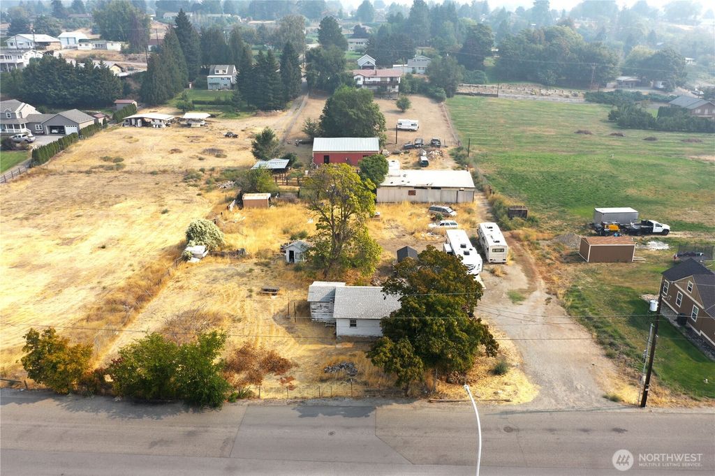 2335 Columbia Avenue NW, East Wenatchee, WA 98802