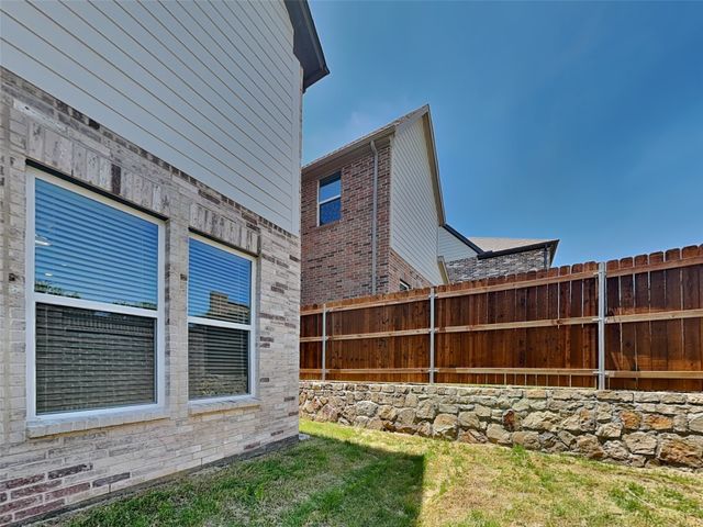 105 Rutland Court, Saginaw, TX 76179