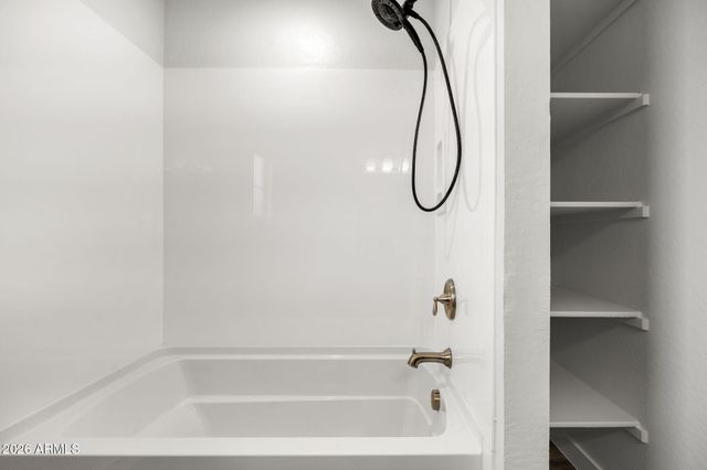 1500 E WAHALLA Lane E7, Phoenix, AZ 85024