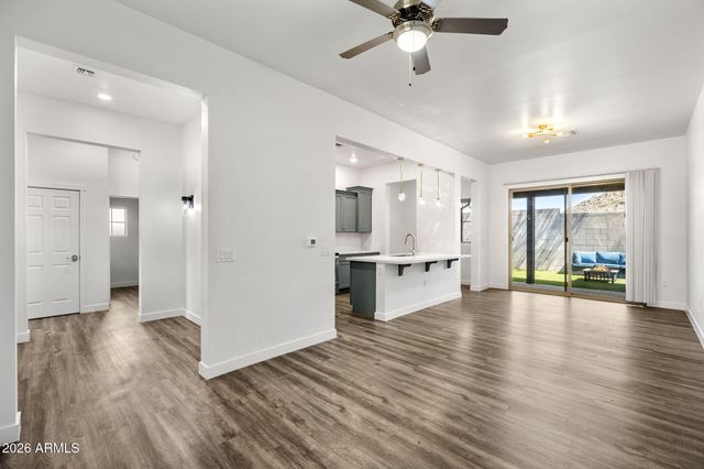 1500 E WAHALLA Lane E7, Phoenix, AZ 85024