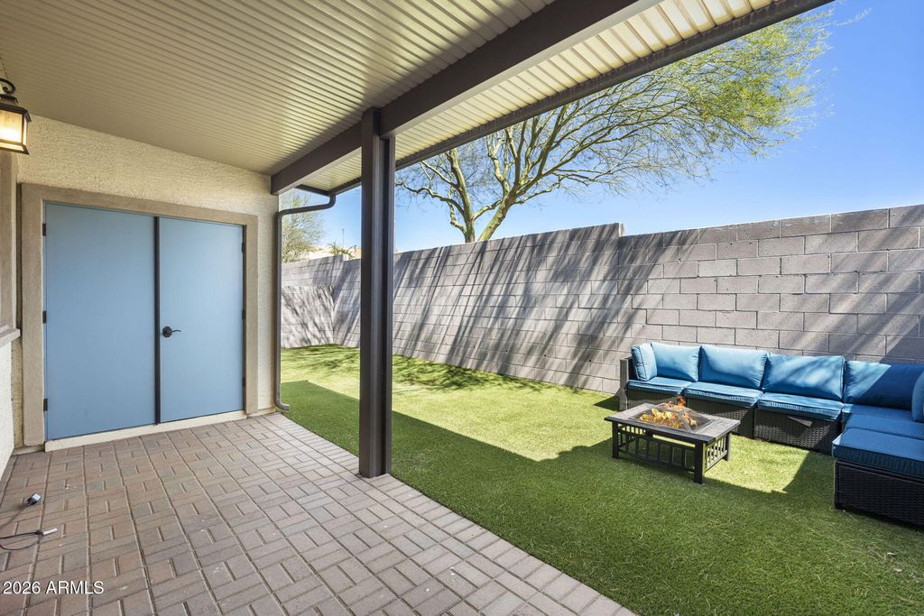 Image 10 of property listing at 1500 E WAHALLA Lane E7, Phoenix, AZ 85024