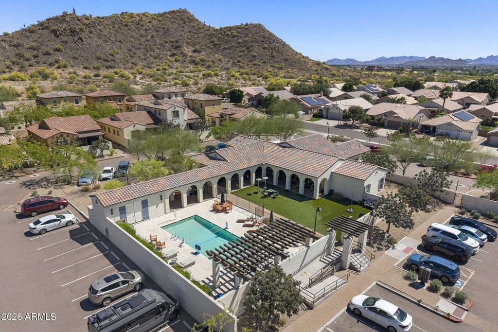 Image 2 of property listing at 1500 E WAHALLA Lane E7, Phoenix, AZ 85024