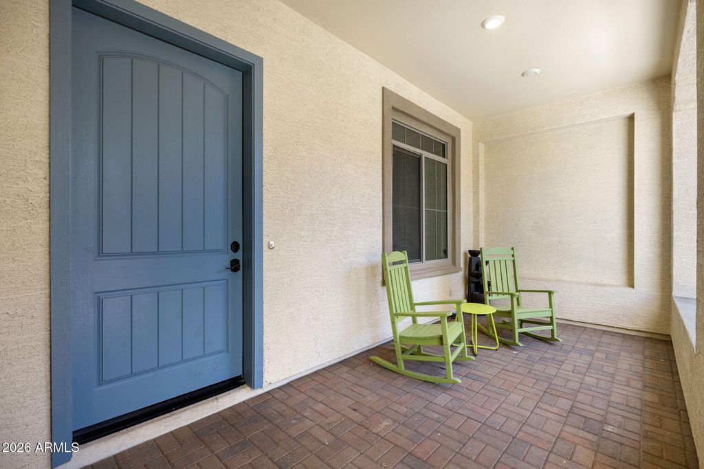 Image 4 of property listing at 1500 E WAHALLA Lane E7, Phoenix, AZ 85024