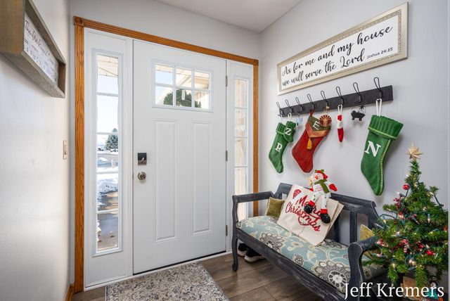 2713 Gullmont Drive Sw, City Of Wyoming, MI 49418