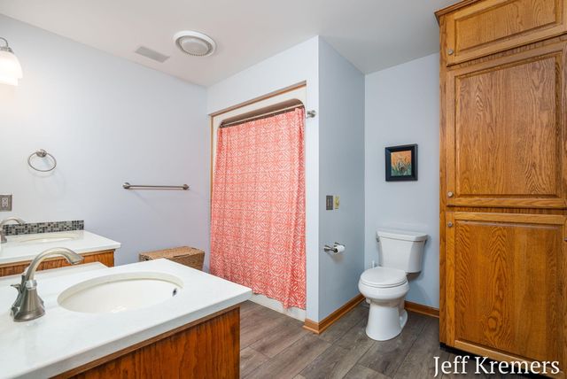 2713 Gullmont Drive Sw, City Of Wyoming, MI 49418