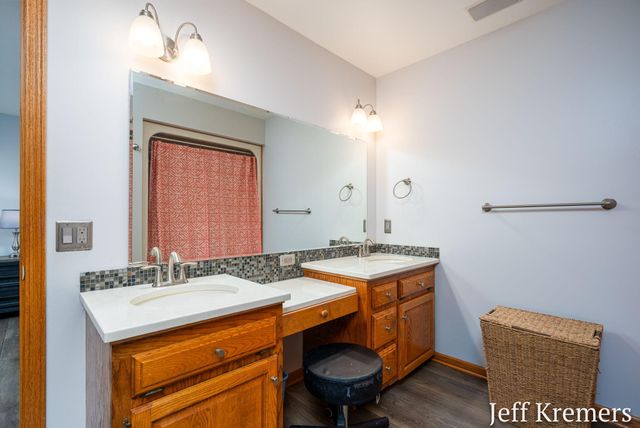 2713 Gullmont Drive Sw, City Of Wyoming, MI 49418