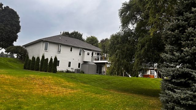 2713 Gullmont Drive Sw, City Of Wyoming, MI 49418