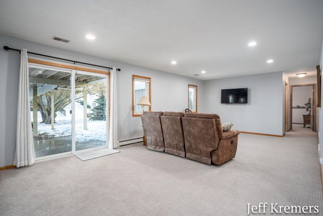 2713 Gullmont Drive Sw, City Of Wyoming, MI 49418