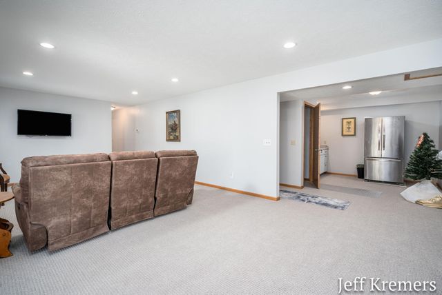 2713 Gullmont Drive Sw, City Of Wyoming, MI 49418