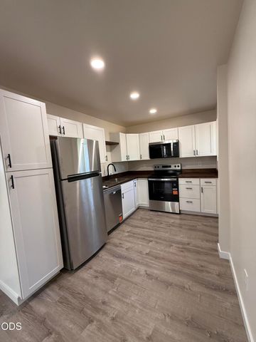 52318 Dustan Road, La Pine, OR 97739