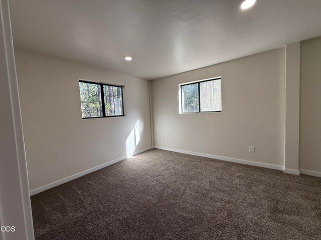 52318 Dustan Road, La Pine, OR 97739