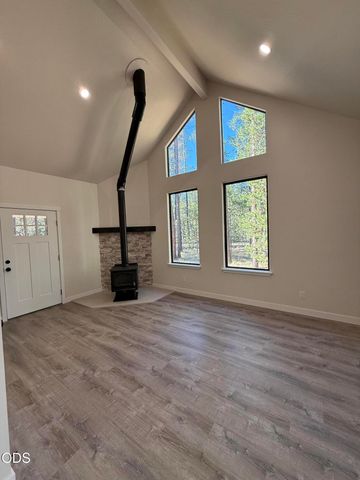 52318 Dustan Road, La Pine, OR 97739