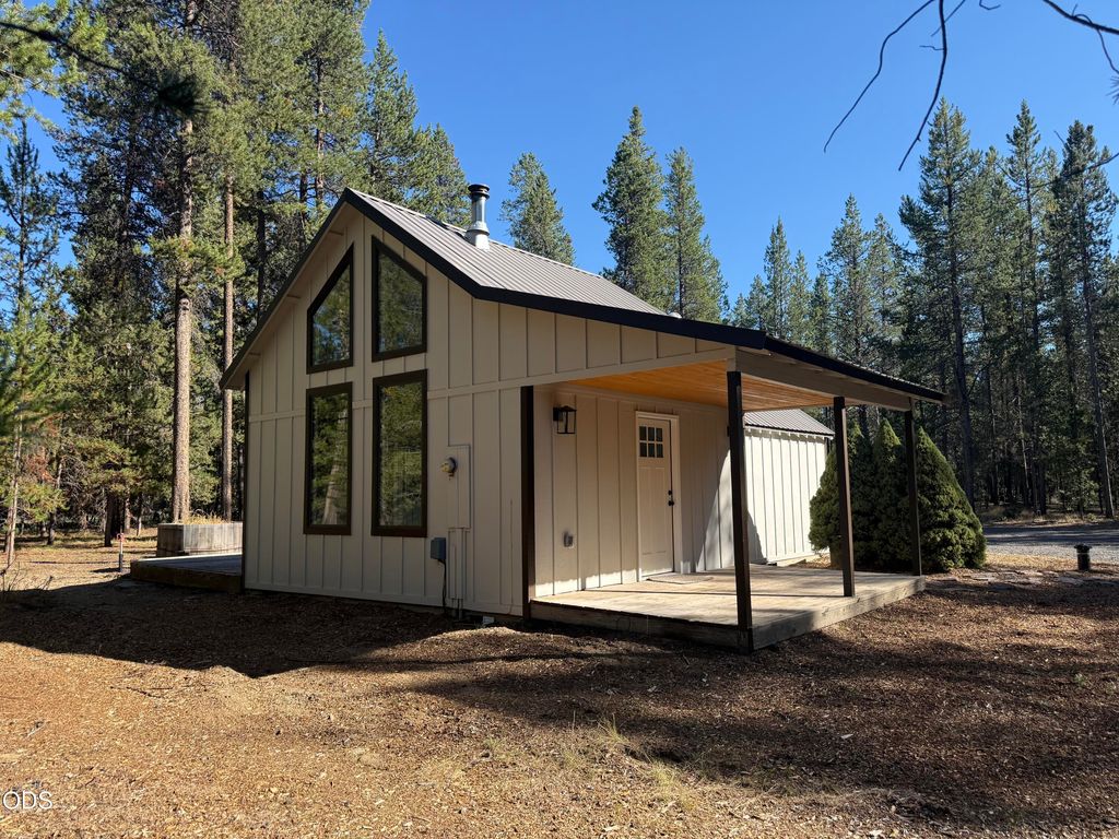 52318 Dustan Road, La Pine, OR 97739
