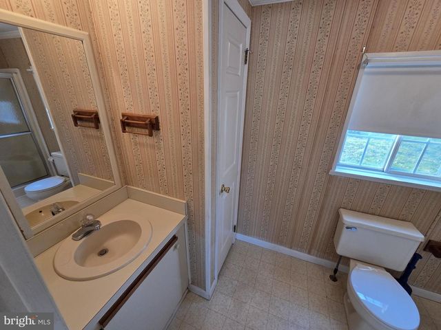 24 SHAGBARK CT E, Harleysville, PA 19438