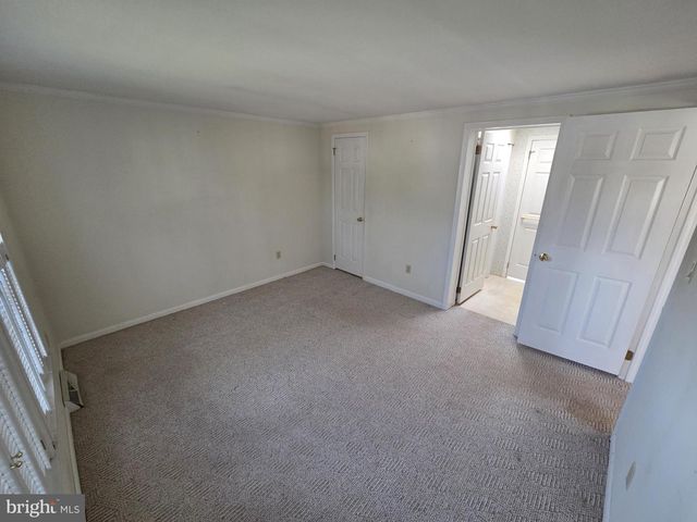 24 SHAGBARK CT E, Harleysville, PA 19438