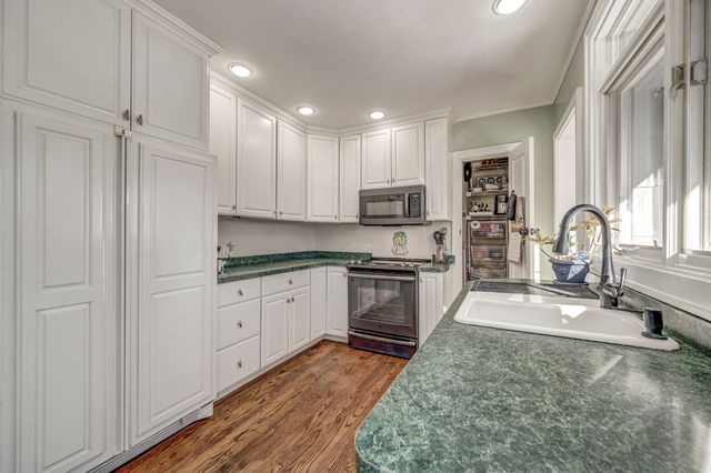 731 Western Avenue, Glen Ellyn, IL 60137