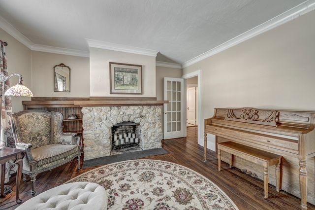 731 Western Avenue, Glen Ellyn, IL 60137