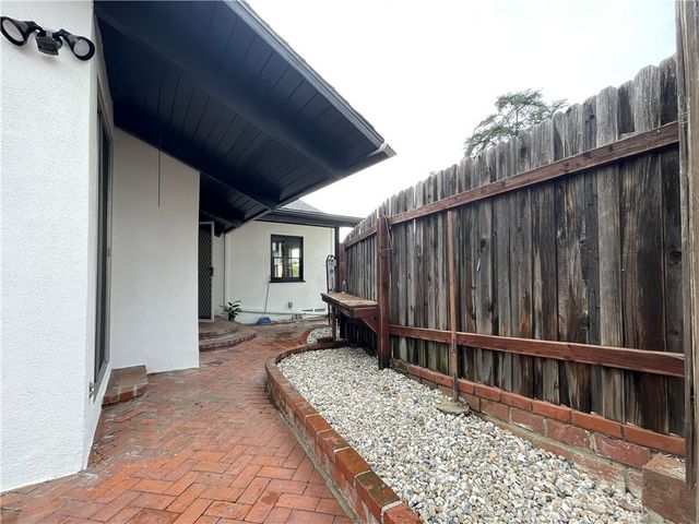 643 W Alegria, Sierra Madre, CA 91024