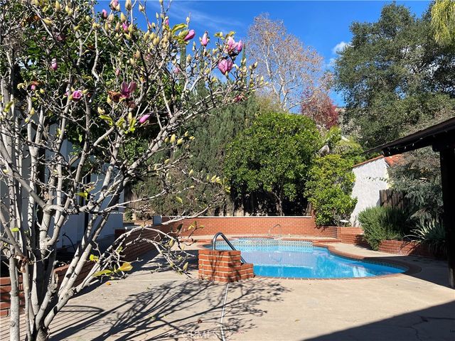 643 W Alegria, Sierra Madre, CA 91024