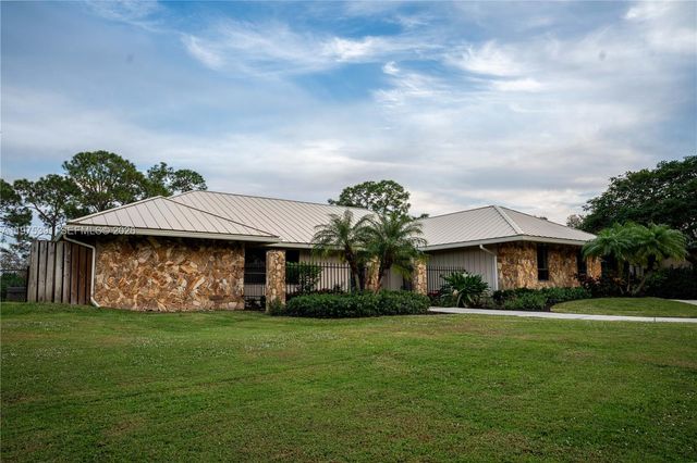 1872 SE Colony Way, Jupiter, FL 33478