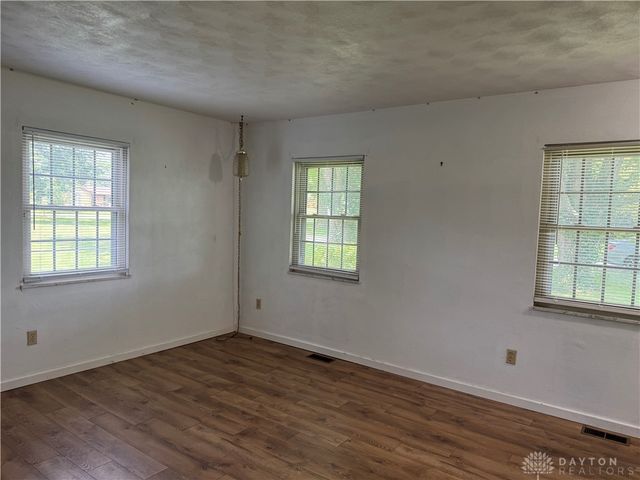 1059 Apollo, Xenia Twp, OH 45385