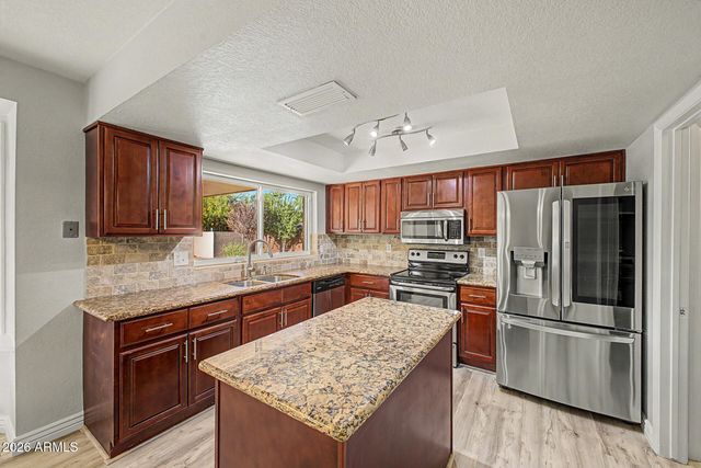 4416 E KELTON Lane, Phoenix, AZ 85032