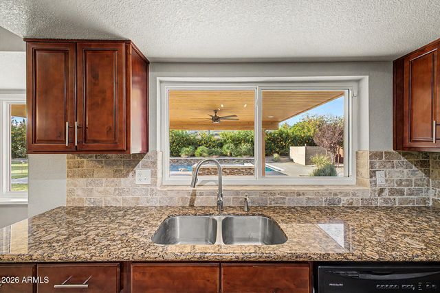 4416 E KELTON Lane, Phoenix, AZ 85032