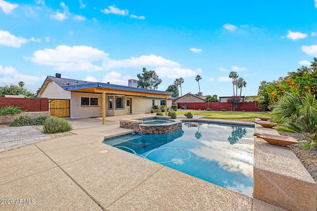 4416 E KELTON Lane, Phoenix, AZ 85032