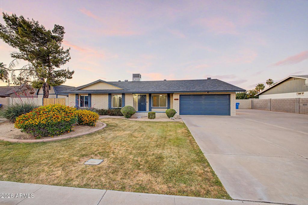 4416 E KELTON Lane, Phoenix, AZ 85032