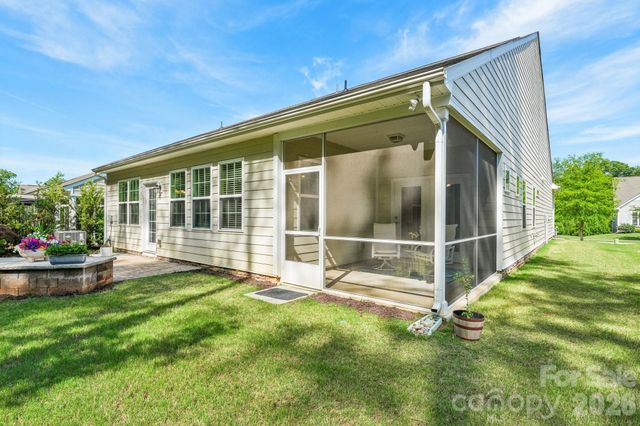 128 Van Gogh Trail, Mount Holly, NC 28120