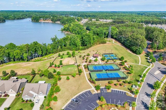 128 Van Gogh Trail, Mount Holly, NC 28120