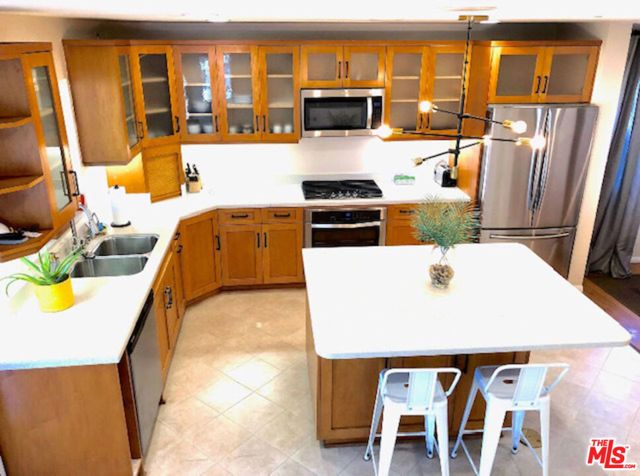 6029 W 86th Place, Los Angeles, CA 90045