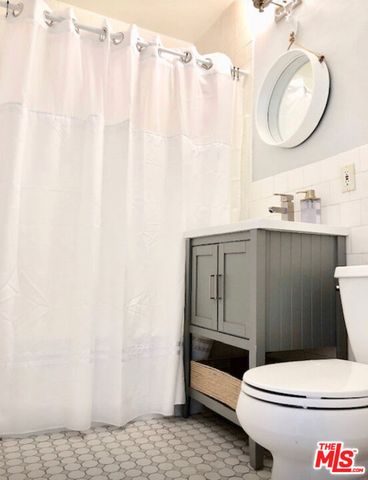 6029 W 86th Place, Los Angeles, CA 90045