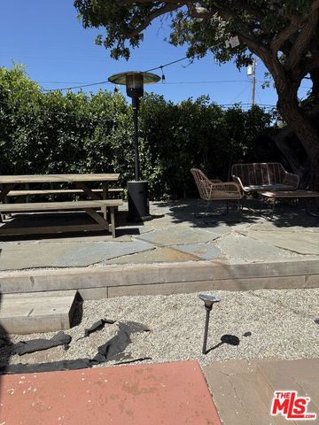 6029 W 86th Place, Los Angeles, CA 90045
