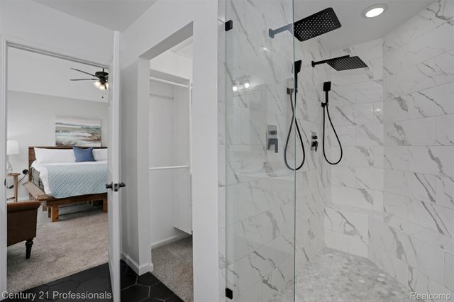 1052 Maple Heights Drive, White Lake Charter Township, MI 48386