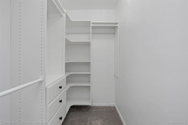 1052 Maple Heights Drive, White Lake Charter Township, MI 48386