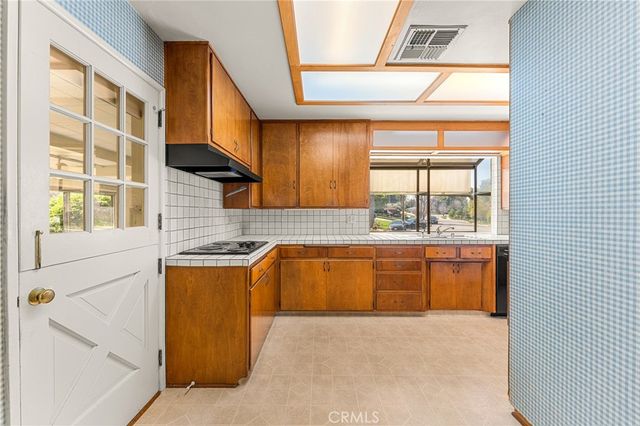 947 Nottingham Drive, Redlands, CA 92373