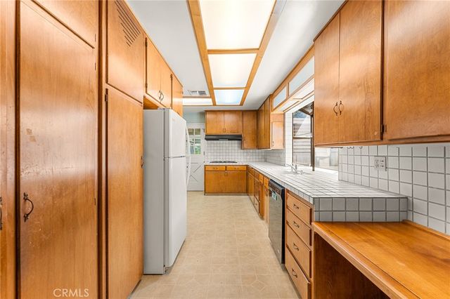 947 Nottingham Drive, Redlands, CA 92373