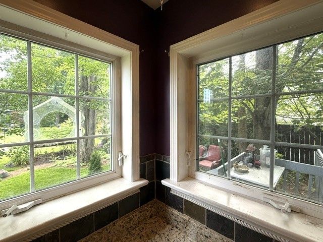 4569 N WOODS Drive, Erie, PA 16511