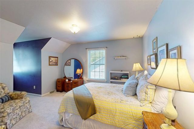 4569 N WOODS Drive, Erie, PA 16511