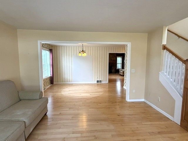4569 N WOODS Drive, Erie, PA 16511