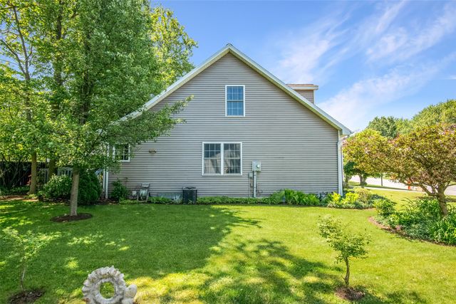 4569 N WOODS Drive, Erie, PA 16511