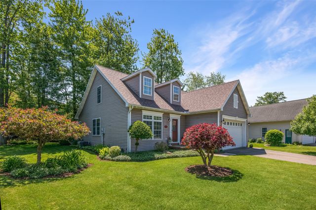 4569 N WOODS Drive, Erie, PA 16511
