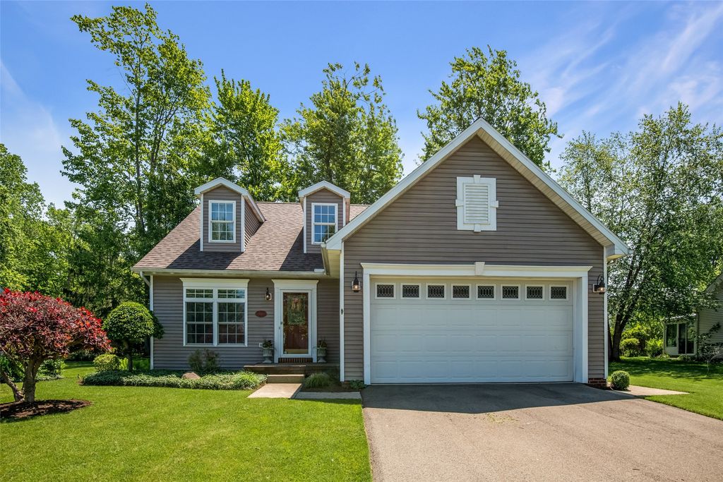 4569 N WOODS Drive, Erie, PA 16511