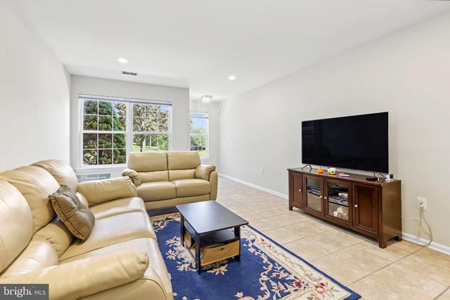 103 CRESTSTONE CIR, Princeton, NJ 08540