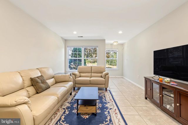 103 CRESTSTONE CIR, Princeton, NJ 08540