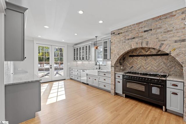 516 Cleveland Street, Greenville, SC 29601