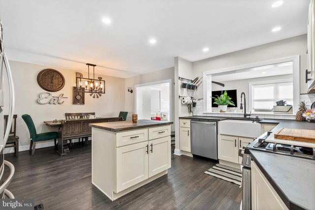 12449 SWEET BRIAR RD, Philadelphia, PA 19154